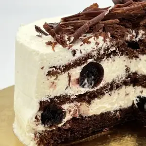 Tarta Selva Negra artesanal con cereixas e kirsch, Pandejuevo